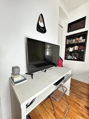4 Lexington Ave in New York, NY - Building Photo