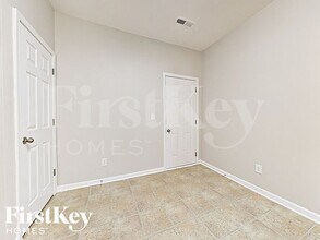 15535 Lakepoint Forest Dr in Charlotte, NC - Building Photo - Building Photo