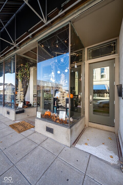 12 E Washington St in Greencastle, IN - Building Photo