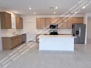 17175 W Blue Sky Dr in Surprise, AZ - Foto de edificio - Building Photo