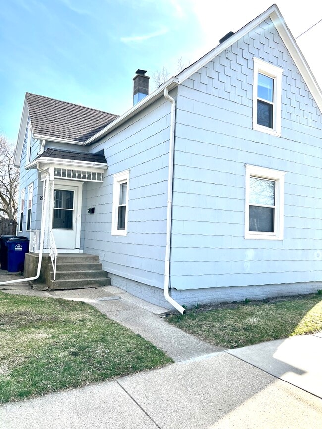 property at 811 Hagerer St