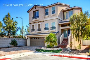 10700 Shasta Glow Ct in Henderson, NV - Building Photo