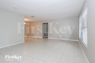 7401 NW 58th St in Tamarac, FL - Building Photo - Building Photo