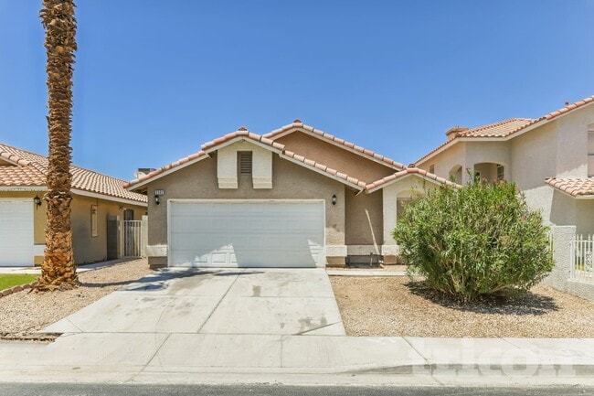 5582 Super Bowl Dr