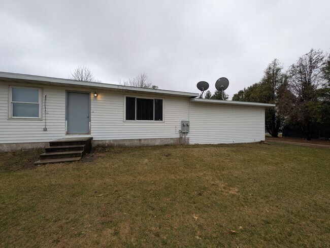 2604 Jamestown Ave in Independence, IA - Building Photo - Building Photo