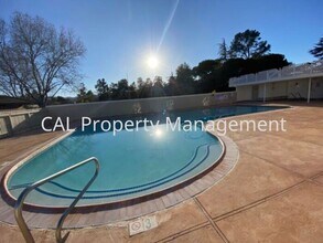 23799 Monterey Salinas Hwy in Salinas, CA - Foto de edificio - Building Photo