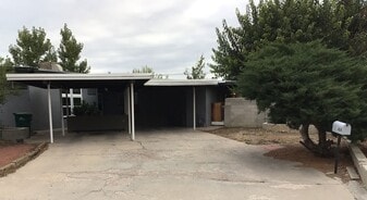 404 Heiland Rd in Aztec, NM - Building Photo