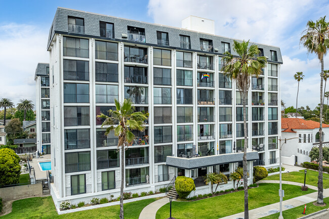 The Versailles in Long Beach, CA - Building Photo - Building Photo