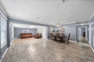 105 Pompano Ave in Galveston, TX - Building Photo - Building Photo