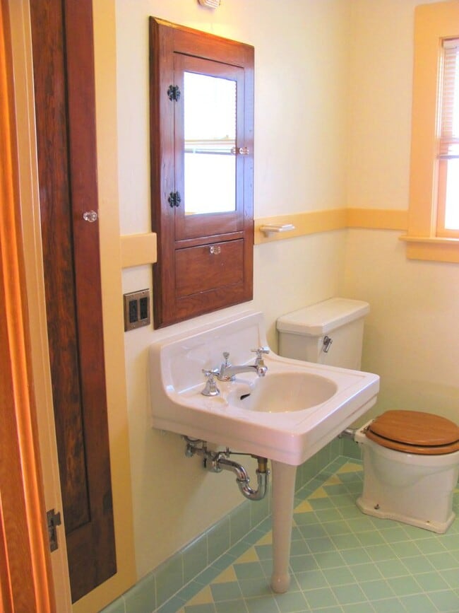 108 Richardson St in Grass Valley, CA - Building Photo - Building Photo