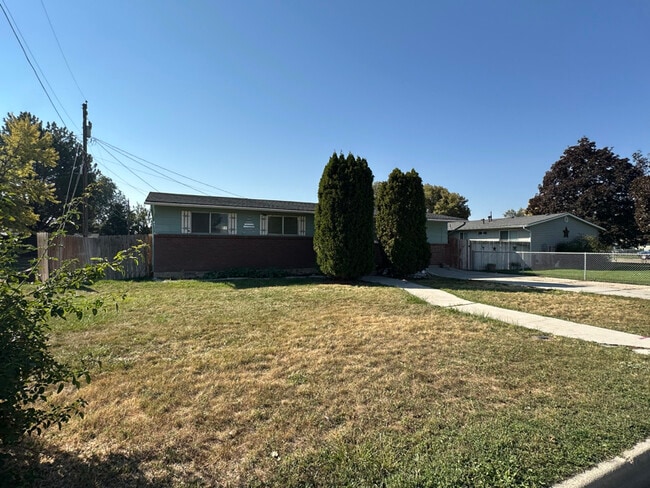 411 E Florida Ave