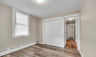 348 Woodbine Way in South Amboy, NJ - Building Photo - Building Photo