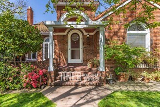 842 42nd St in Sacramento, CA - Building Photo - Building Photo