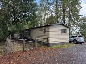 1342 Southside Rd in Grants Pass, OR - Building Photo