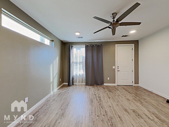 7805 Cooper Ln in Austin, TX - Building Photo - Building Photo
