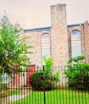 11203 Shannon Hills Dr in Houston, TX - Building Photo