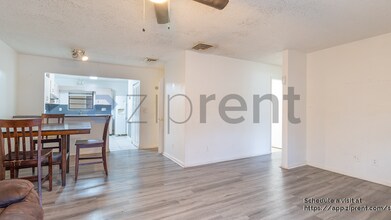 604 Roselyn Ave in Fort Pierce, FL - Building Photo - Building Photo