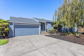 3125 Fernside Blvd in Alameda, CA - Building Photo - Building Photo