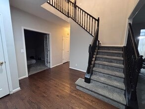 1818 Mountainview Ct in Florence, KY - Building Photo - Building Photo