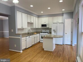 11749 Batley Pl in Woodbridge, VA - Building Photo - Building Photo