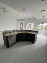 6368 NW 107th Terrace in Parkland, FL - Foto de edificio - Building Photo