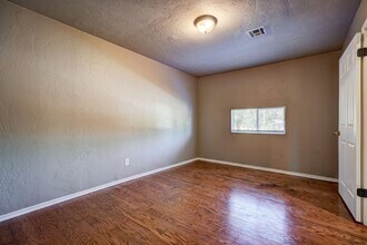 1824 Andover Ct in The Village, OK - Building Photo - Building Photo