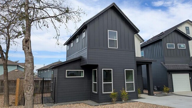 2220 Yellow Jacket Ln in Austin, TX - Building Photo - Building Photo