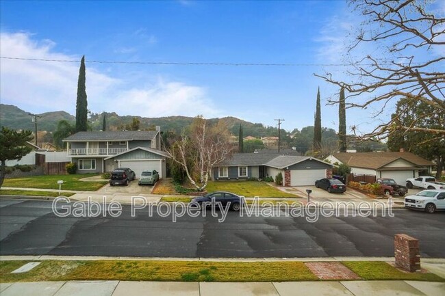 23569 Adamsboro Dr in Santa Clarita, CA - Building Photo - Building Photo