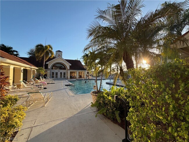 12561 Equestrian Cir in Ft. Myers, FL - Building Photo - Building Photo