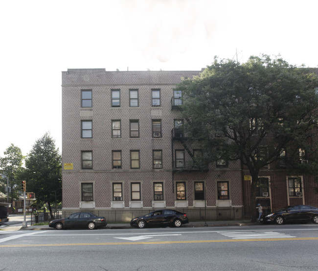 2004 Glenwood Rd in Brooklyn, NY - Foto de edificio - Building Photo