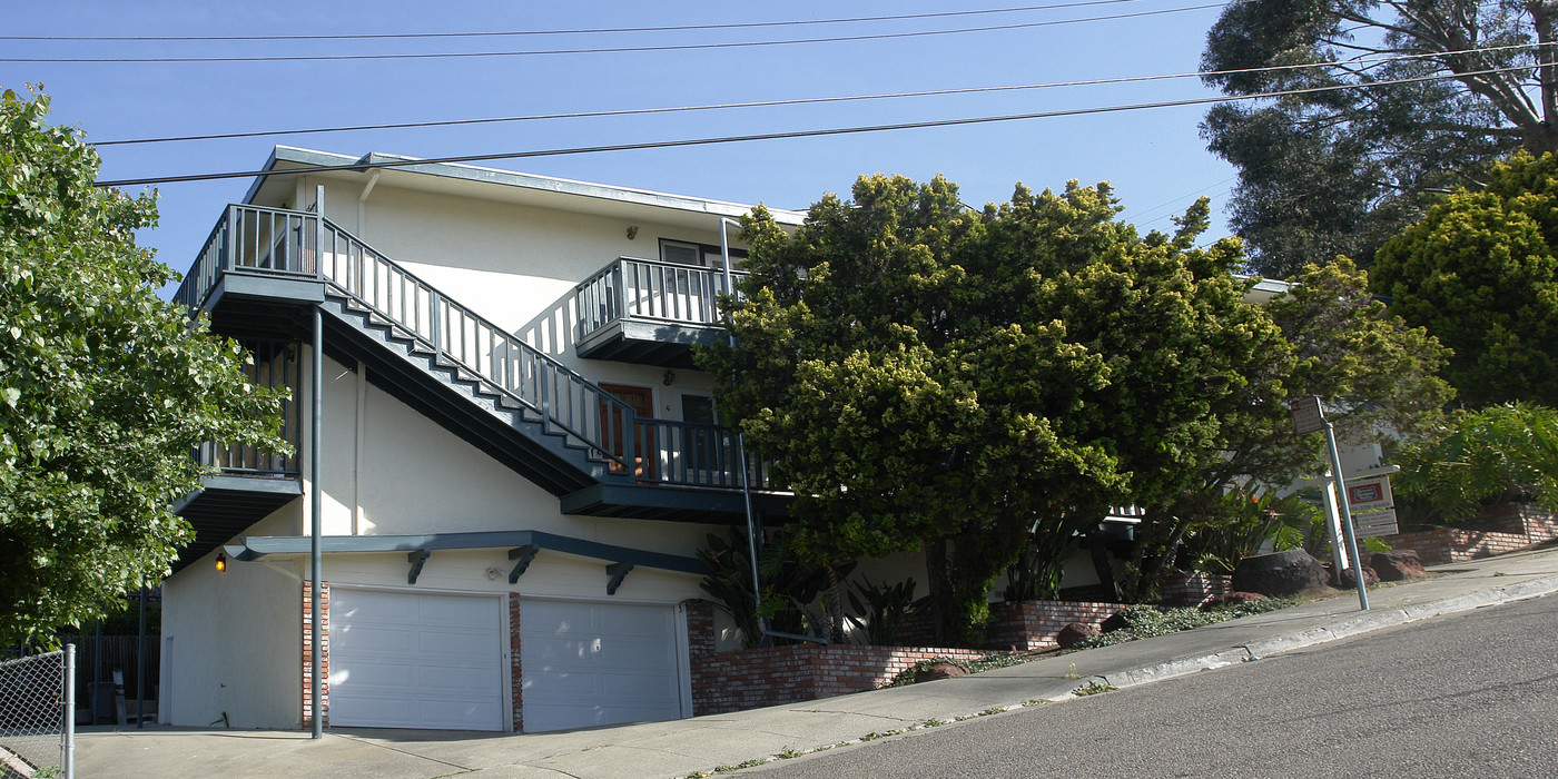 3591 65th Ave in Oakland, CA - Foto de edificio