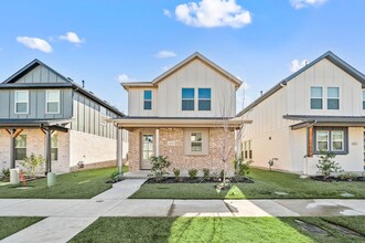 2629 Tanager St, Unit 2402GC in Fort Worth, TX - Foto de edificio - Building Photo