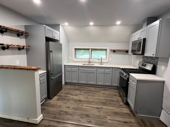 3 Reid Ave, Unit 1