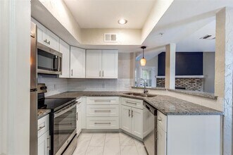 5565 Preston Oaks Rd in Dallas, TX - Building Photo - Building Photo