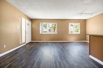 Whispering Woods in Modesto, CA - Building Photo - Building Photo