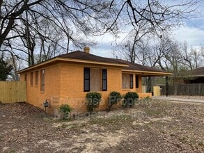 1848 Woodburn Dr in Memphis, TN - Building Photo - Building Photo