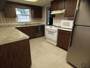 137 White St in Daytona Beach, FL - Building Photo - Building Photo