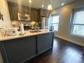 795 E 3rd St, Unit 3 in Boston, MA - Building Photo - Building Photo