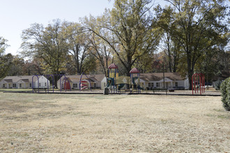 Camp Croft Court in Spartanburg, SC - Building Photo - Building Photo