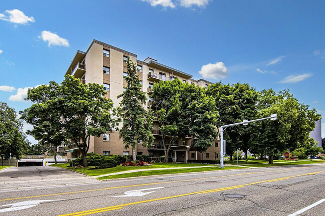 North Park Tower in Brantford, ON - Building Photo - Building Photo