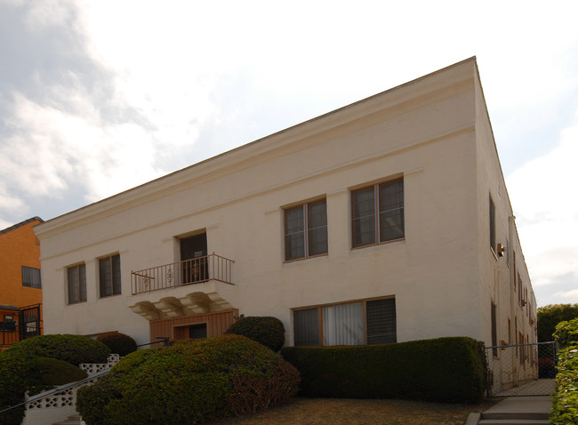 824 S Orange Grove Ave in Los Angeles, CA - Foto de edificio - Building Photo