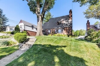 140 Park Dr in Eastchester, NY - Building Photo - Building Photo