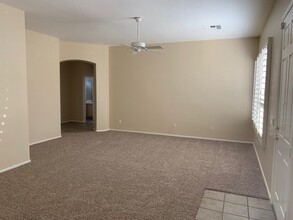 2092 W Olive Way in Chandler, AZ - Building Photo - Building Photo