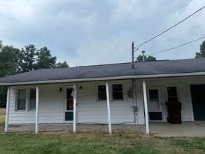 2089 Oakes Dr in Akron, OH - Building Photo - Building Photo