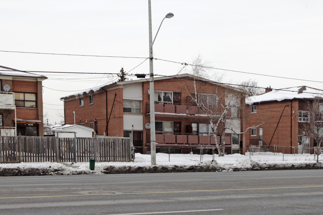 794-796 Ellesmere Rd in Toronto, ON - Building Photo