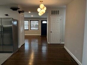 7 Dorothy Ln in Rockville, MD - Building Photo - Building Photo