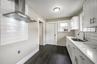 2616 Oakcliff St photo'