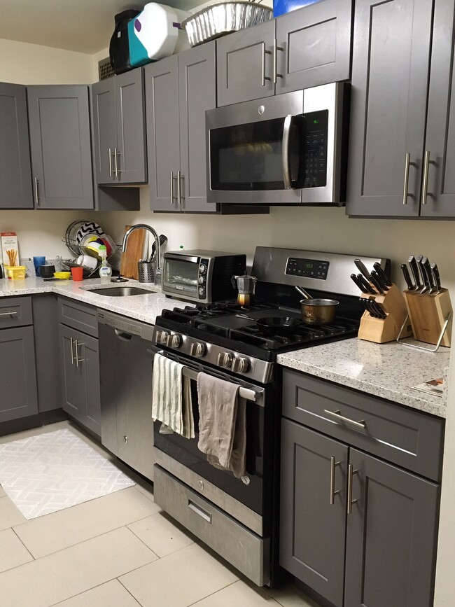 5101 River Rd, Unit 903 in Bethesda, MD - Building Photo - Building Photo