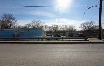 198 Gatewood Ave in Nashville, TN - Building Photo - Building Photo