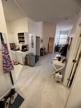 48 Forest St, Unit 106 in Medford, MA - Foto de edificio - Building Photo